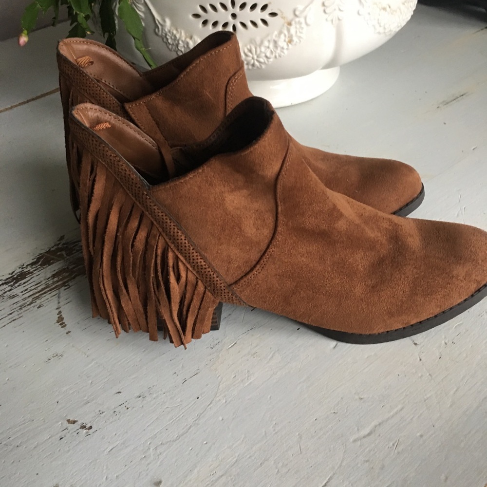 Fringed Western Style Bootie size 9